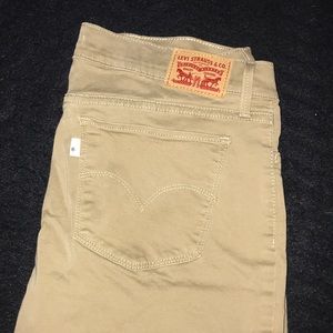 🤍Levi’s super skinny khakis